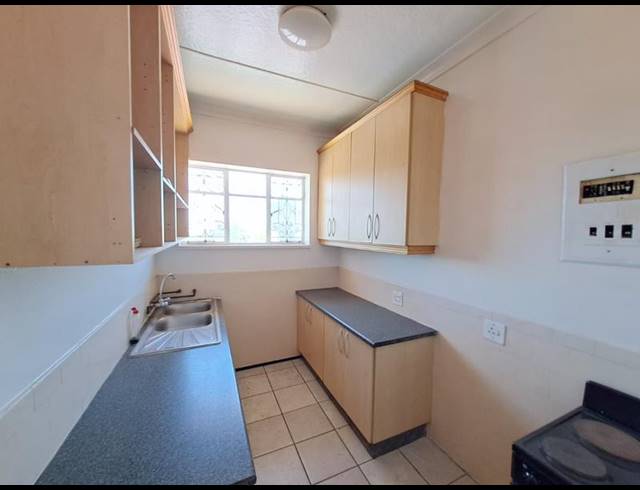 1 BEDROOM APARTMENT FOR SALE IN PRIMROSE
